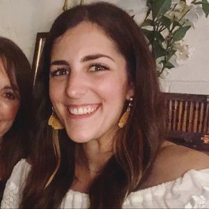 Meet your Posher, Caroline